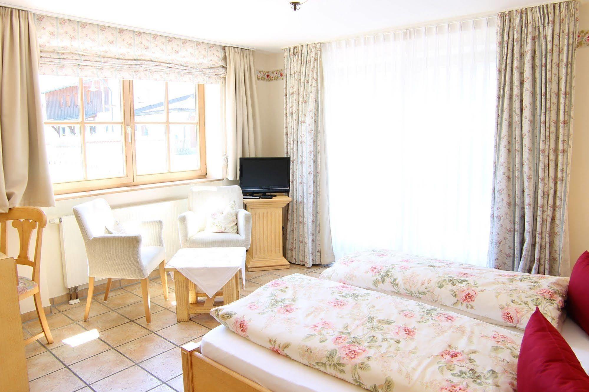 Landhotel Guglhupf Schwangau Bagian luar foto